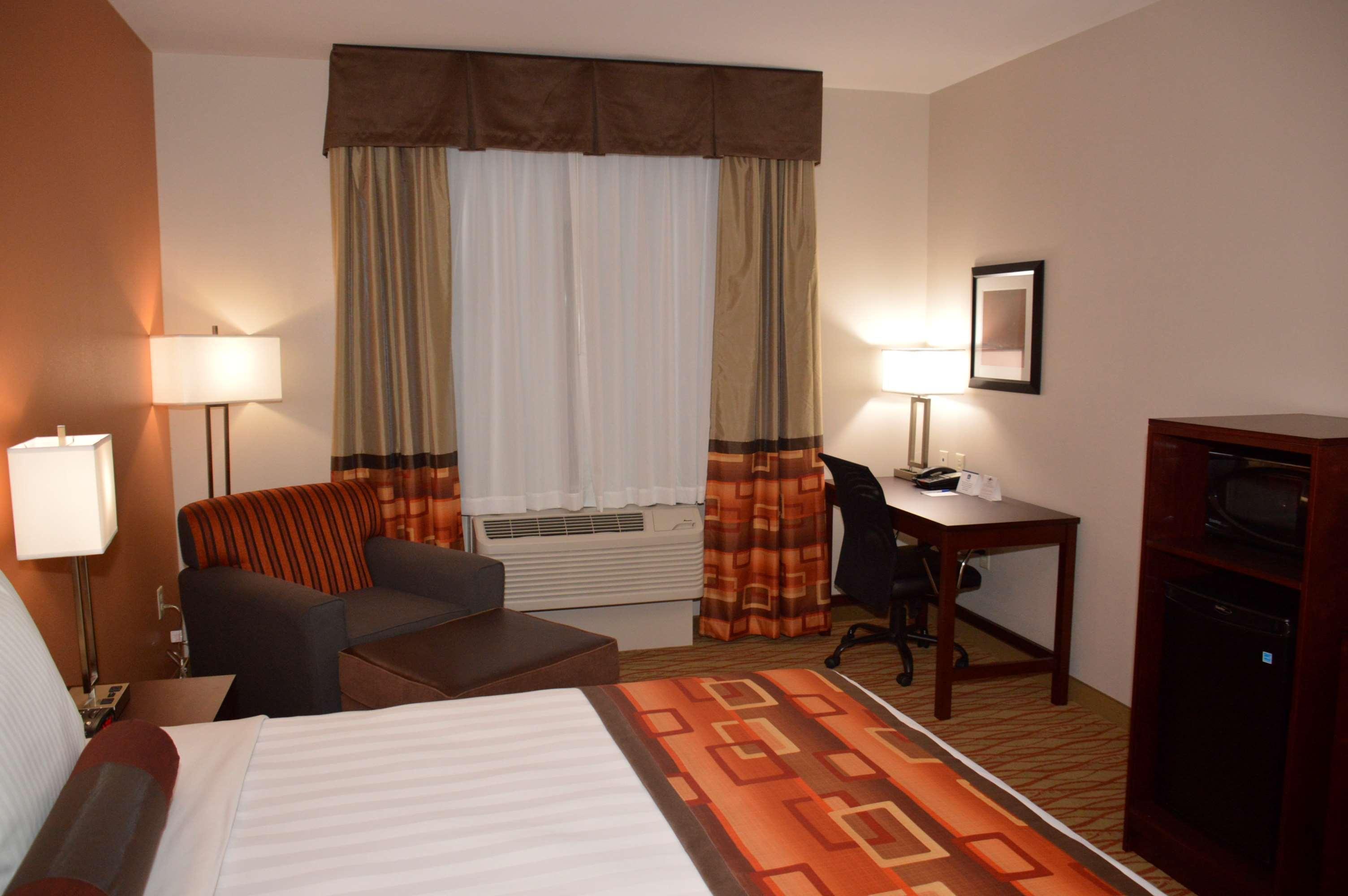 Best Western Plus Spring Inn & Suites Εξωτερικό φωτογραφία