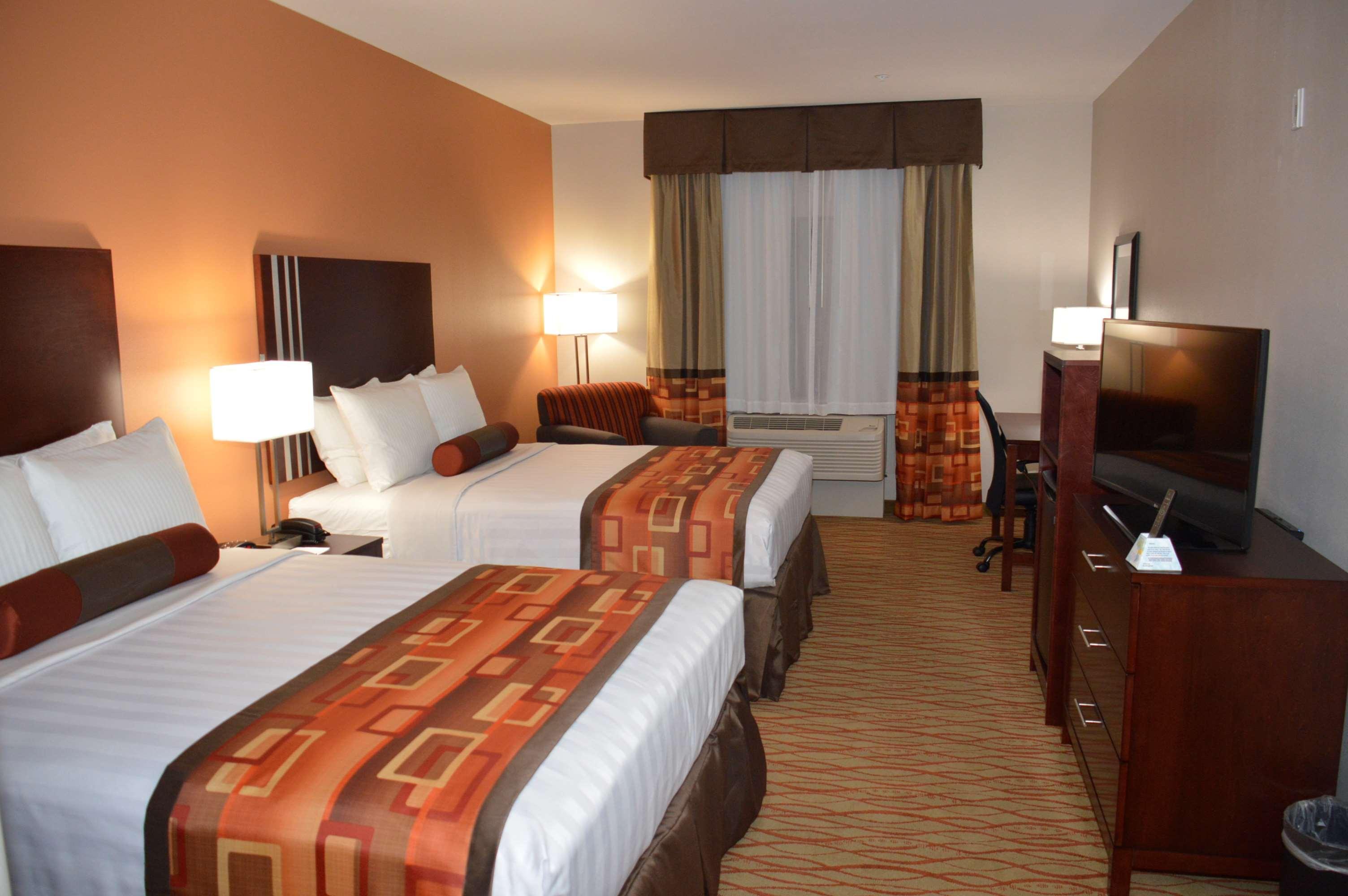 Best Western Plus Spring Inn & Suites Εξωτερικό φωτογραφία