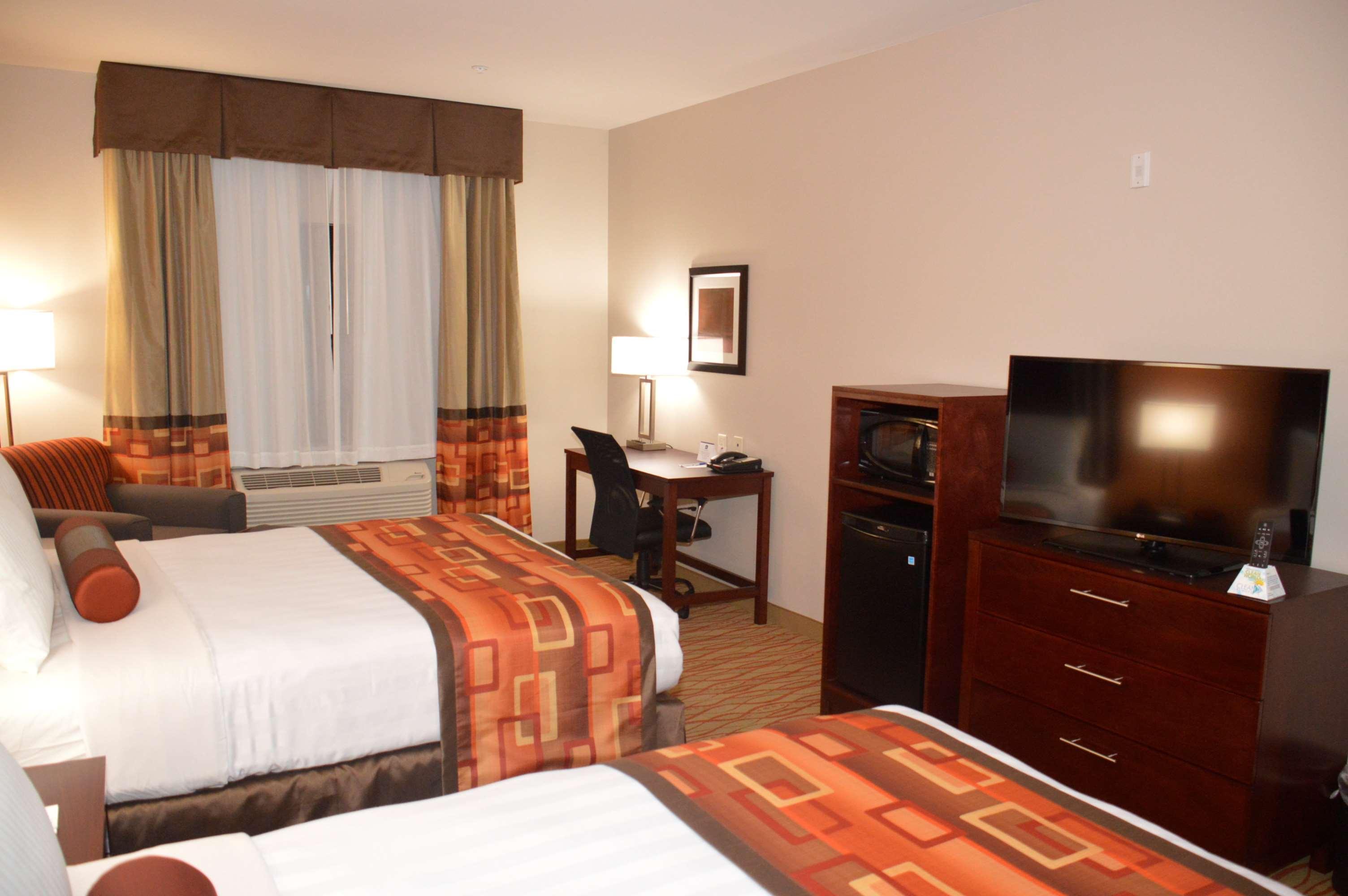 Best Western Plus Spring Inn & Suites Εξωτερικό φωτογραφία