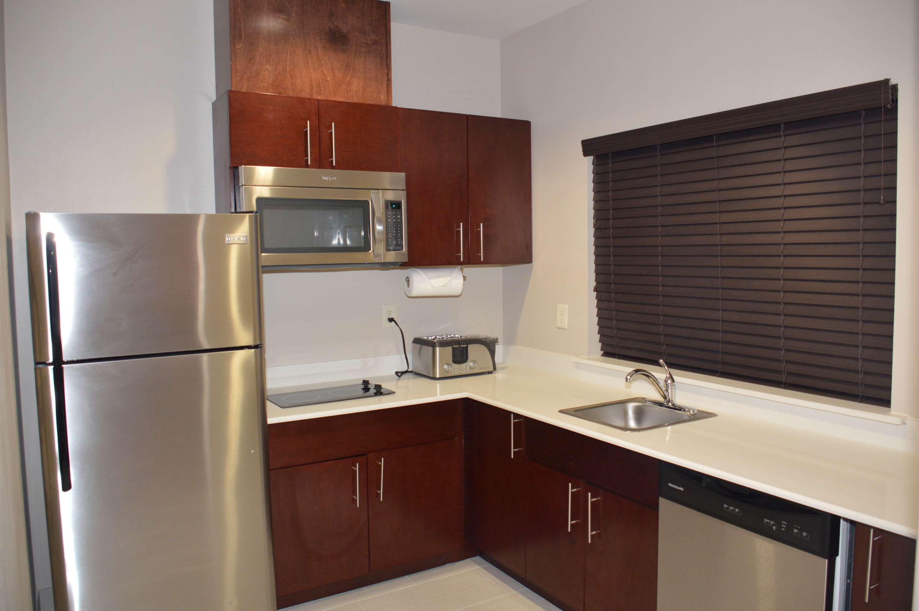 Best Western Plus Spring Inn & Suites Εξωτερικό φωτογραφία