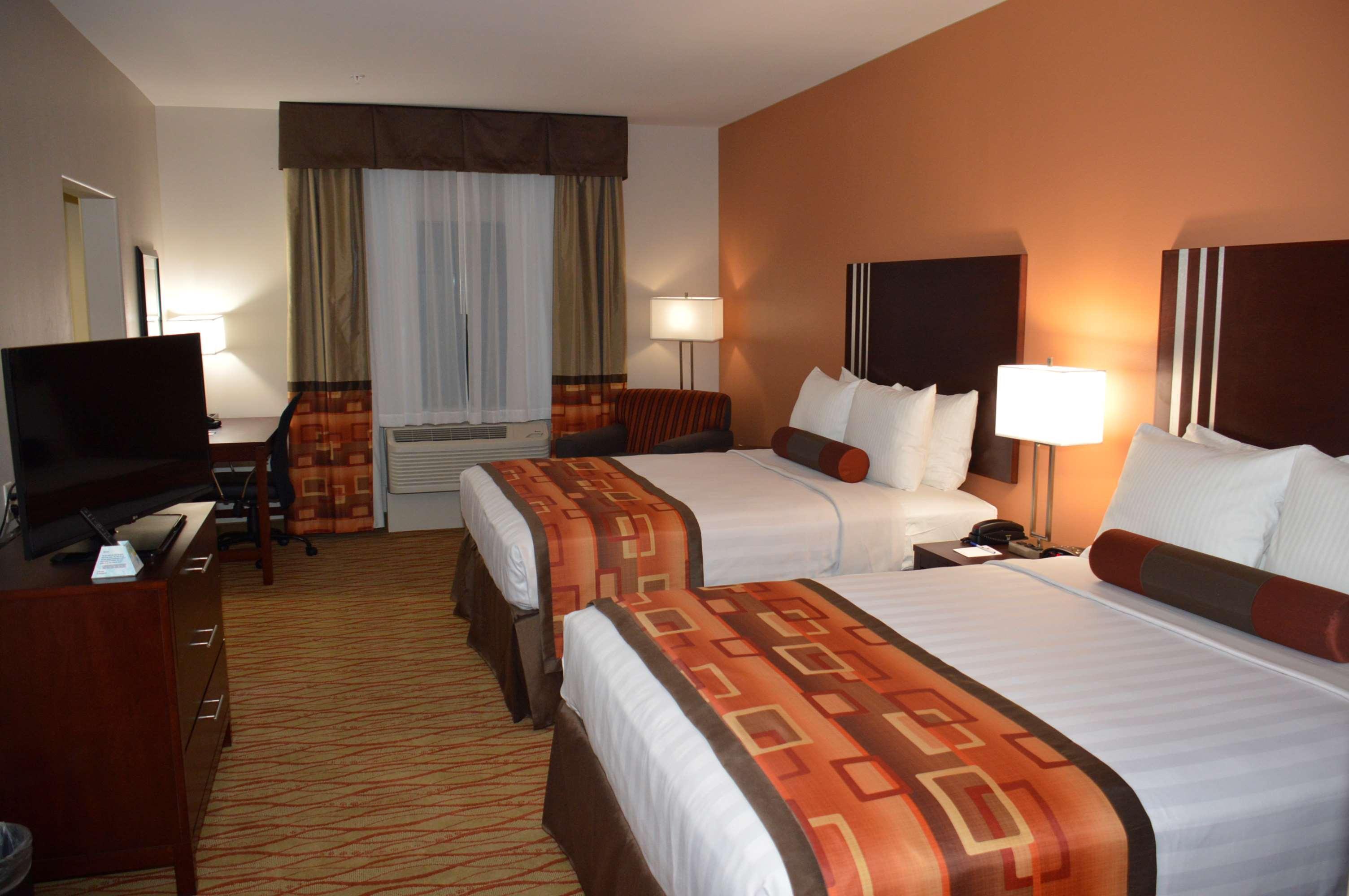 Best Western Plus Spring Inn & Suites Εξωτερικό φωτογραφία