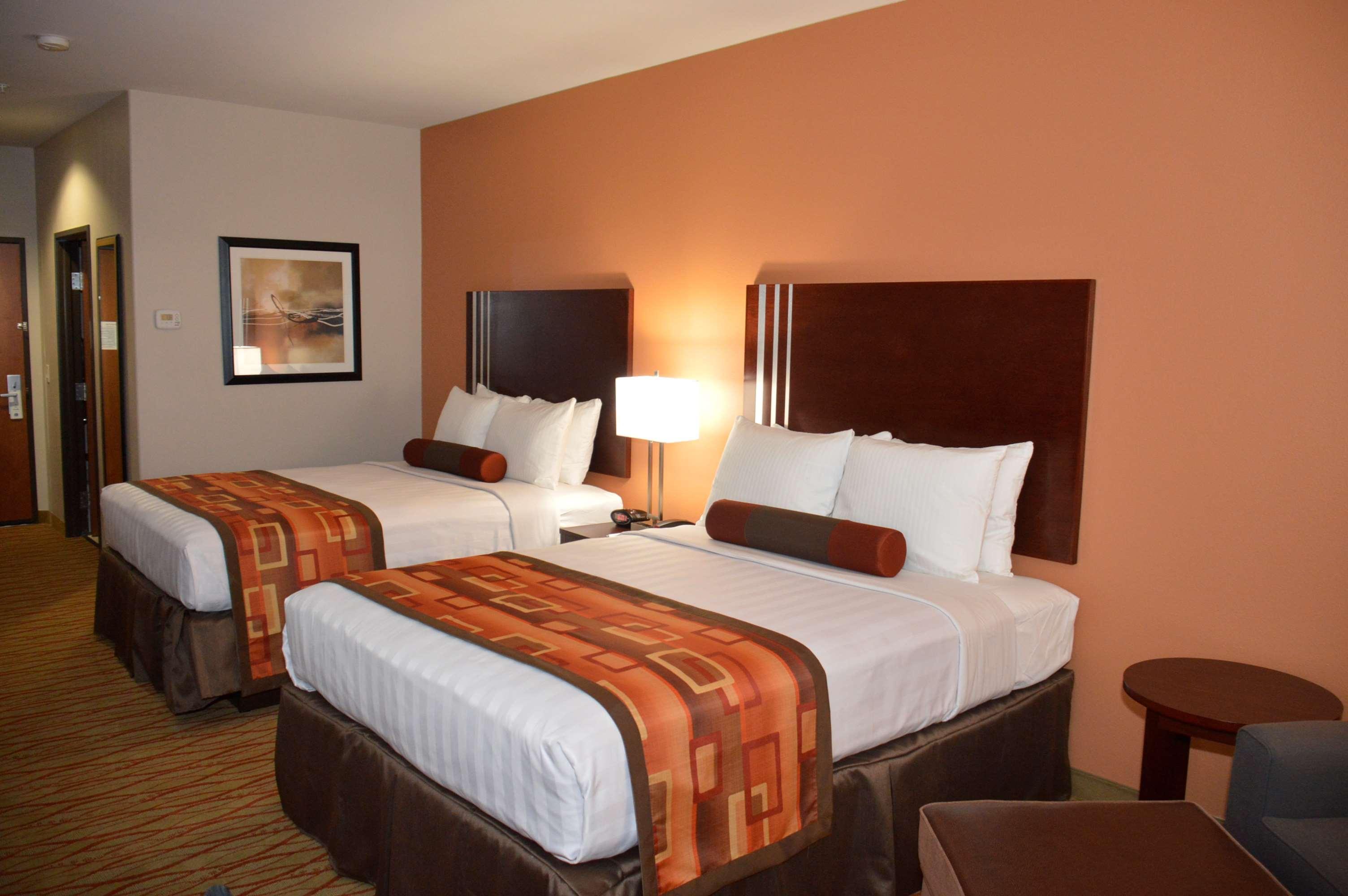 Best Western Plus Spring Inn & Suites Εξωτερικό φωτογραφία