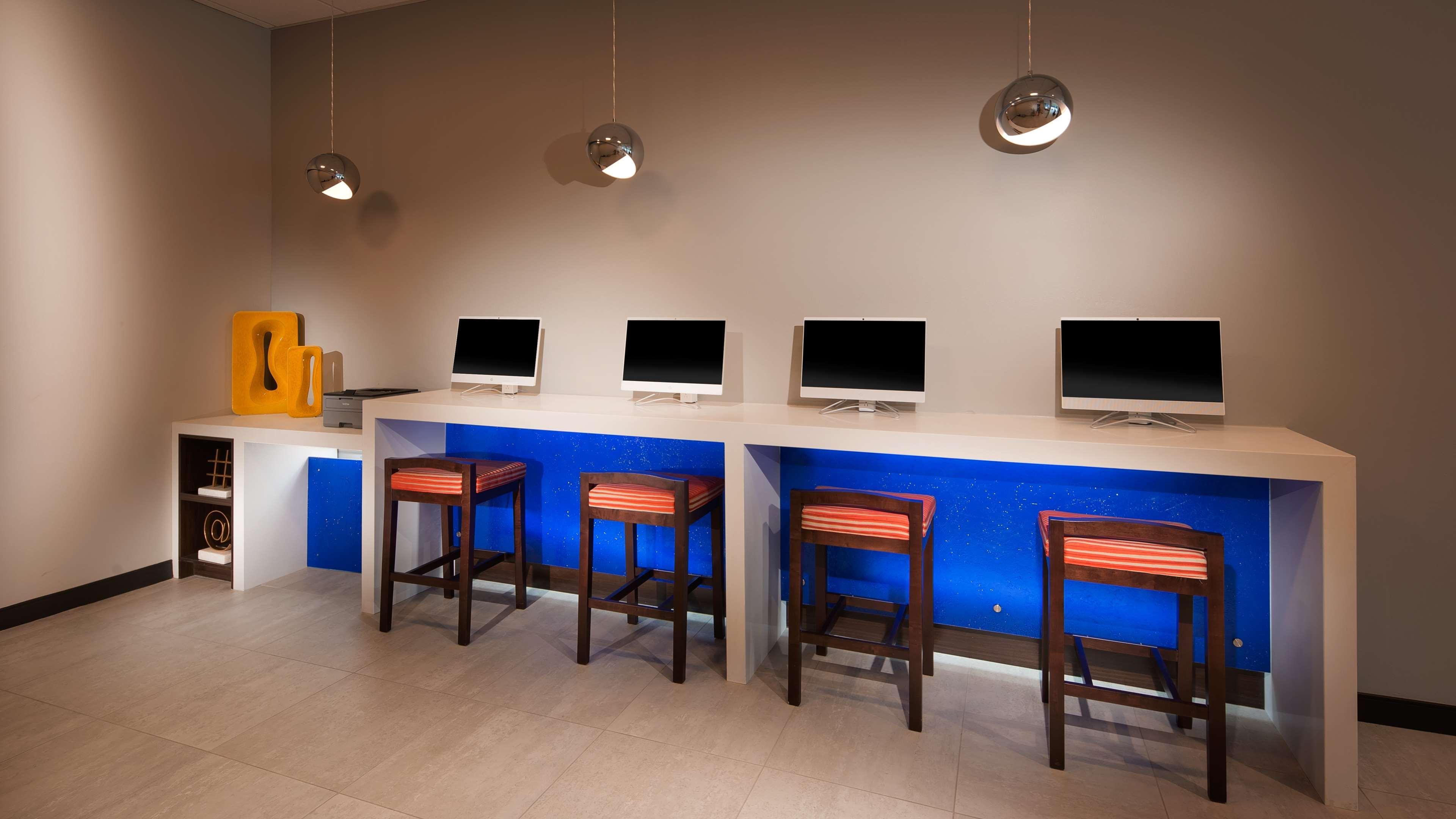 Best Western Plus Spring Inn & Suites Εξωτερικό φωτογραφία