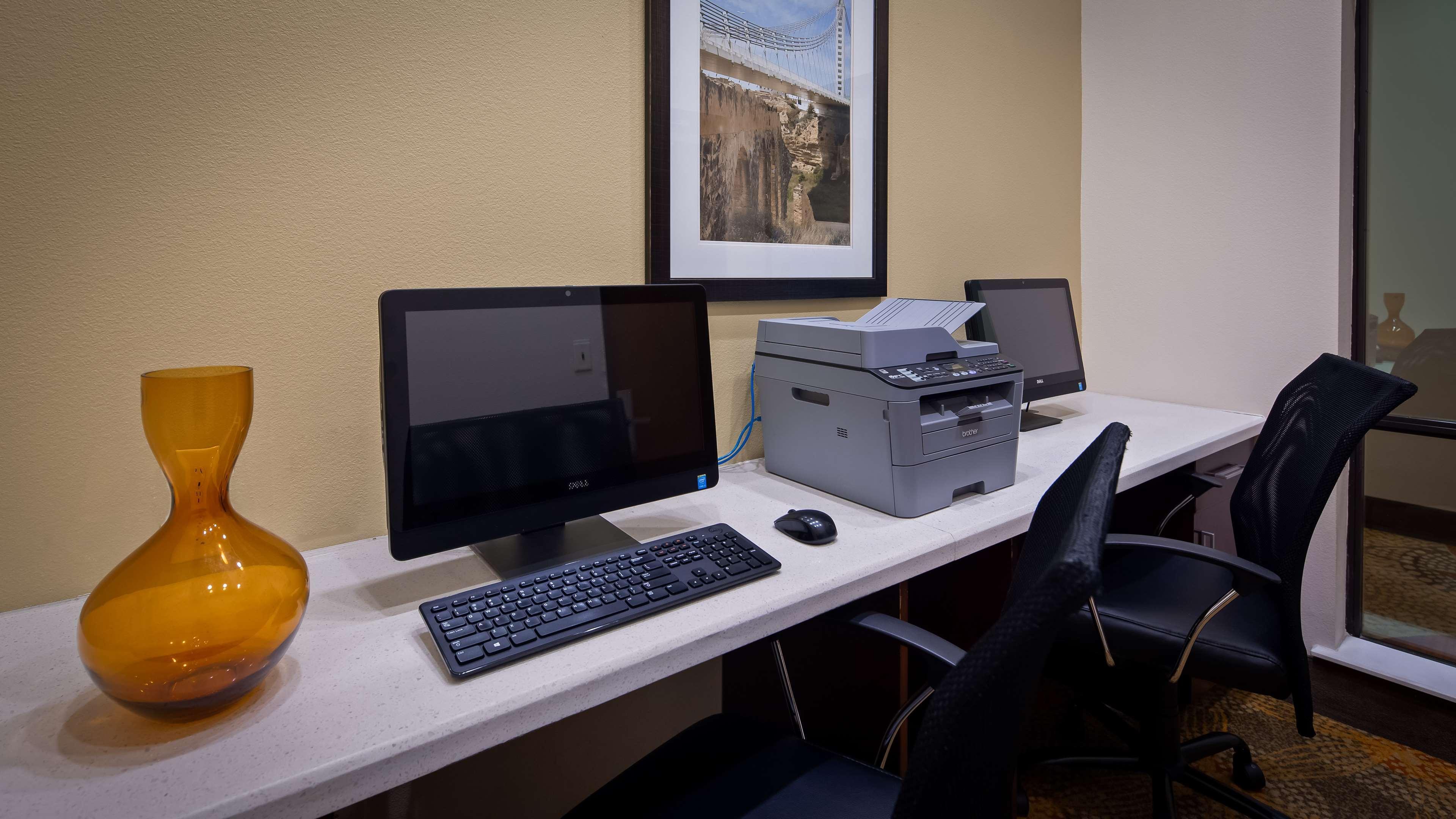 Best Western Plus Spring Inn & Suites Εξωτερικό φωτογραφία