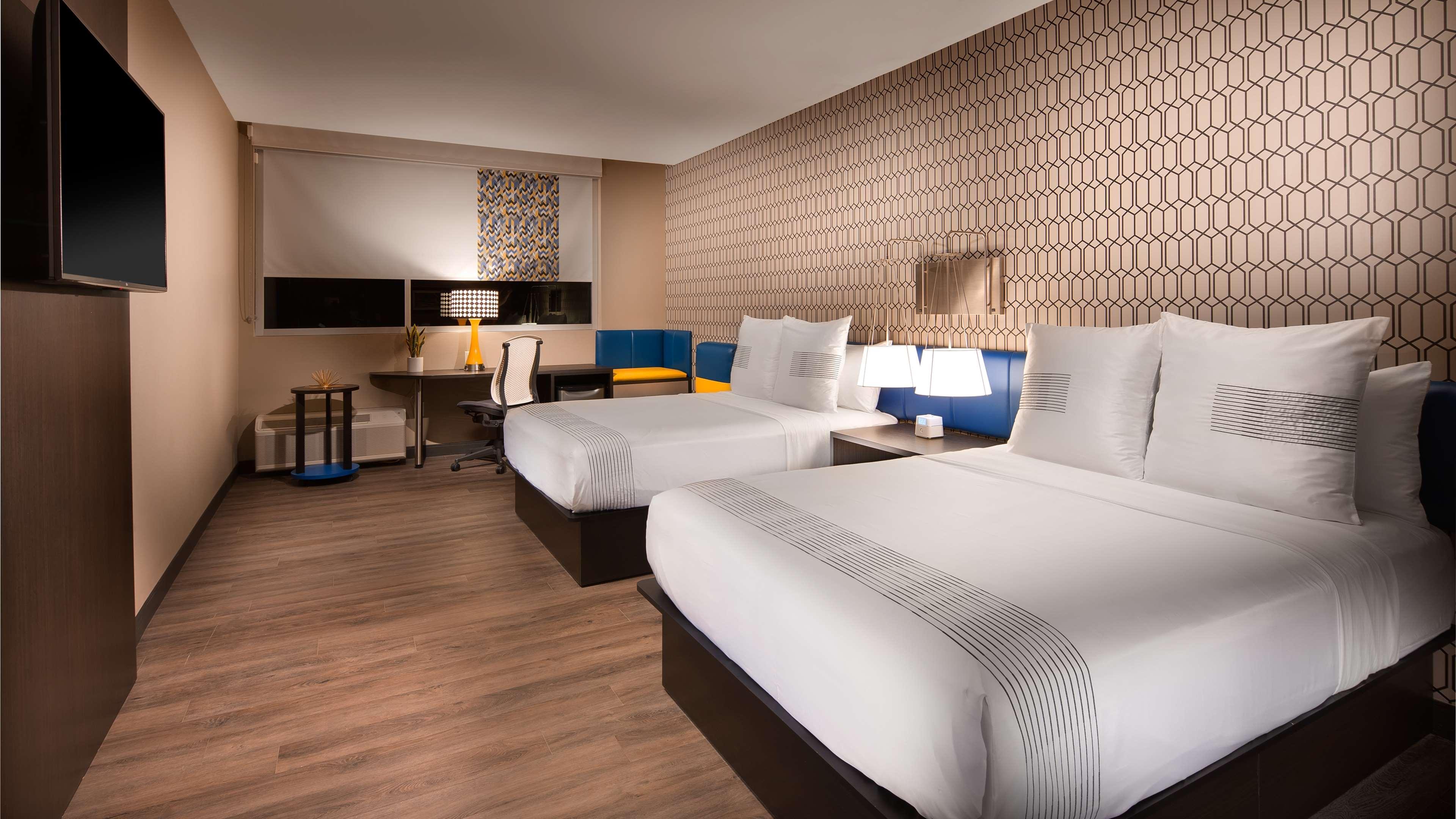 Best Western Plus Spring Inn & Suites Εξωτερικό φωτογραφία