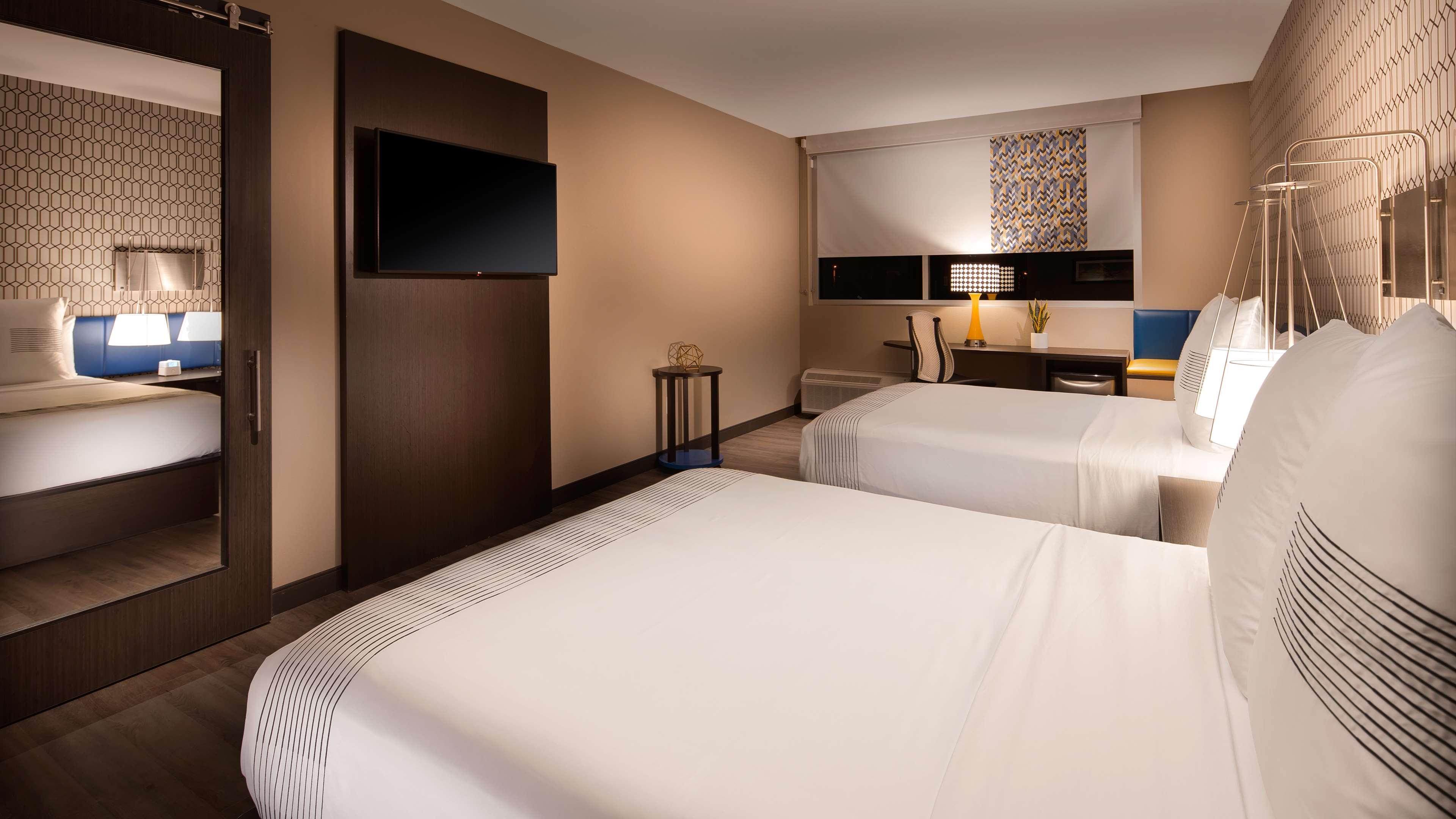 Best Western Plus Spring Inn & Suites Εξωτερικό φωτογραφία